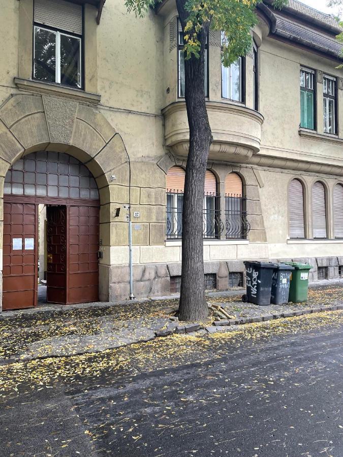 Sun City Apartment Szeged Ngoại thất bức ảnh