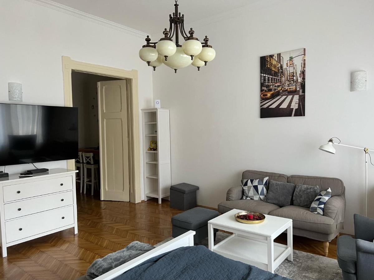 Sun City Apartment Szeged Ngoại thất bức ảnh