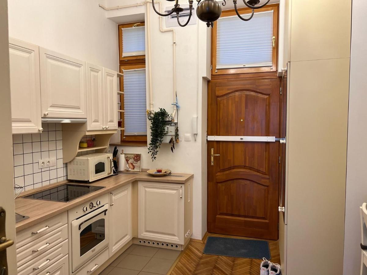 Sun City Apartment Szeged Ngoại thất bức ảnh